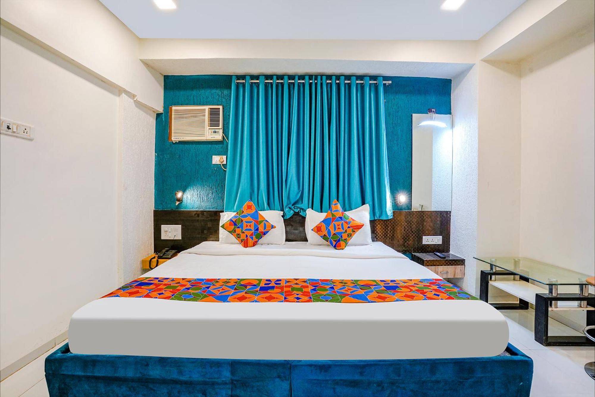 Hotel Bindra Elite Mumbai Bagian luar foto