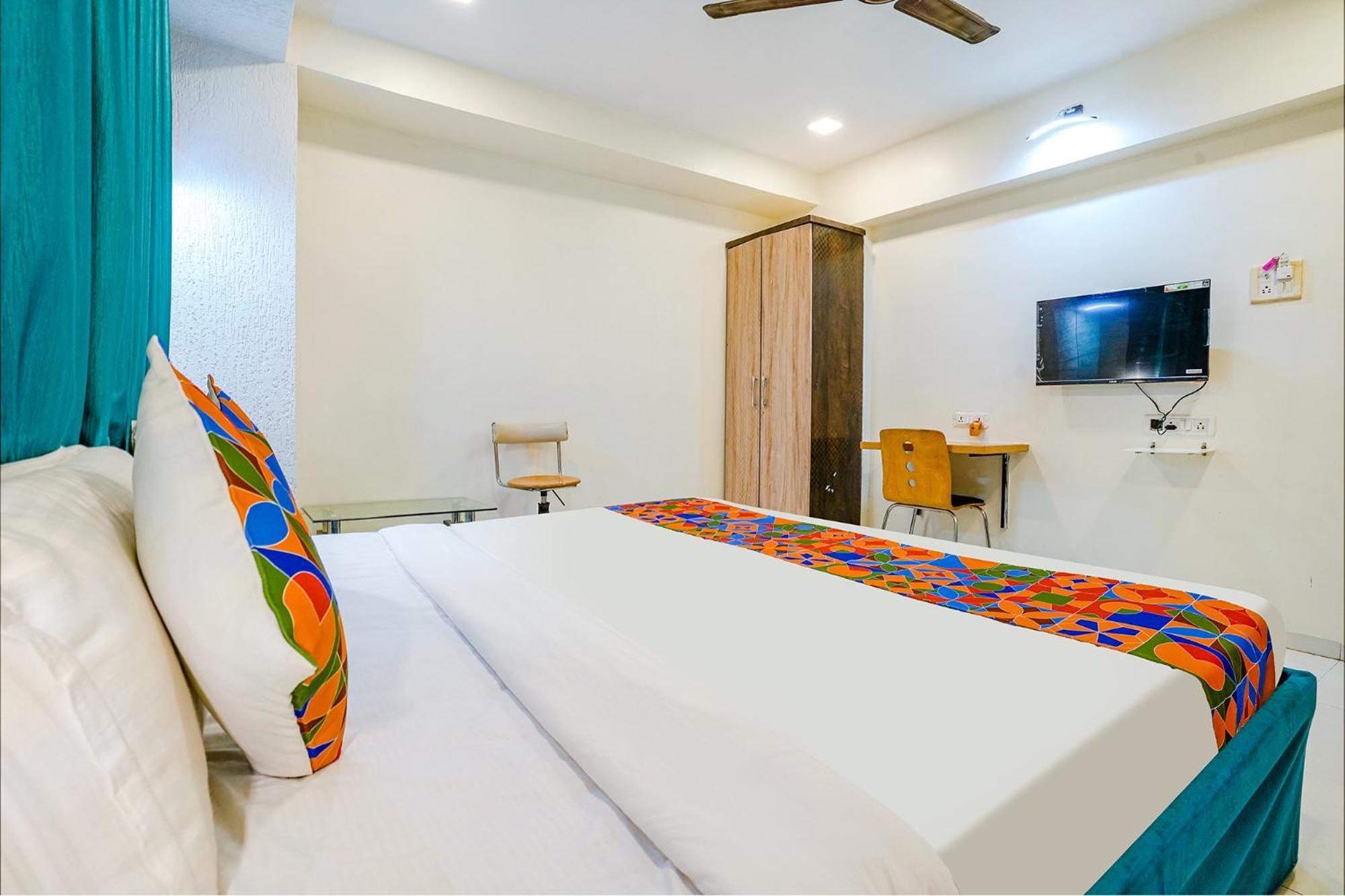 Hotel Bindra Elite Mumbai Bagian luar foto